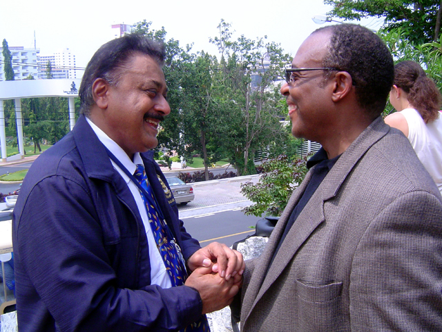 Peter Malhotra, Publisher, Pattaya Mail and IIPT Board of Directors Chairman Tim Marshall at IIPT Peace Park dedication